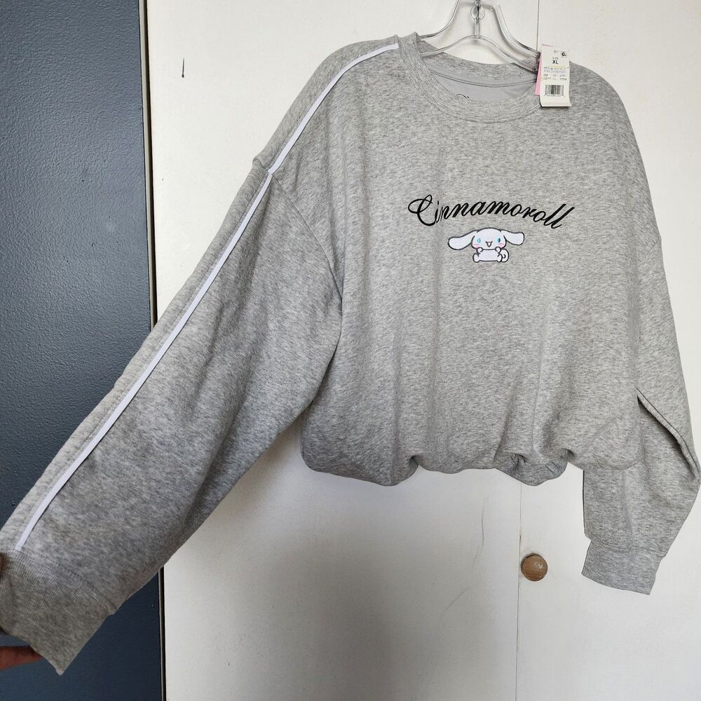 Cinnamoroll embroidered graphic cropped sweater grey bubble hem XL NWT Sanrio